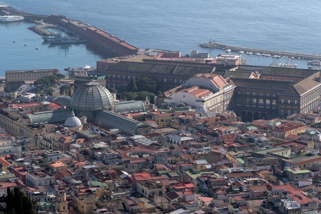 Veduta aerea della città di Napoli